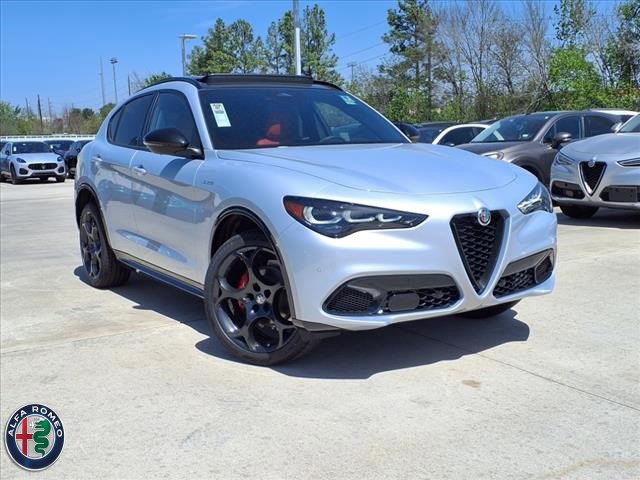 2025 Alfa Romeo Stelvio Veloce